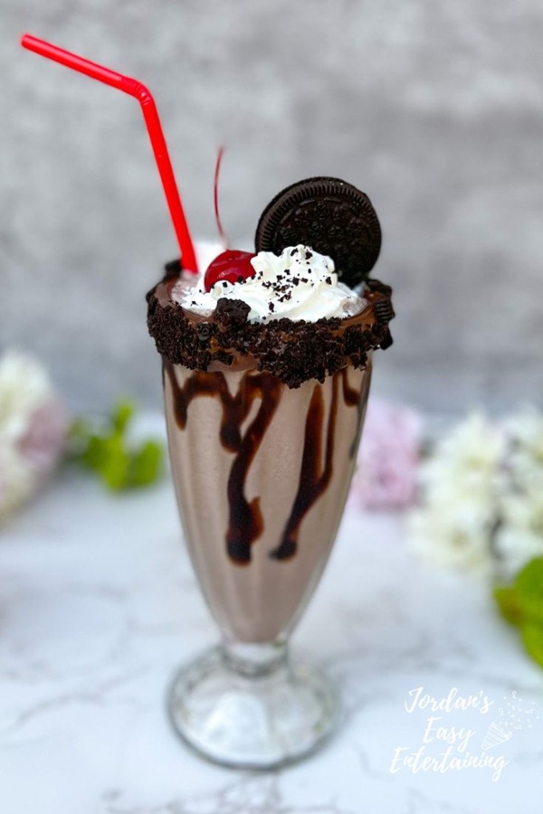 MİLKSHAKE (Çikolatalı,Vanilyalı, Çilekli, Böğürtlenli, Karamelli, Kavunlu, Karpuzlu)